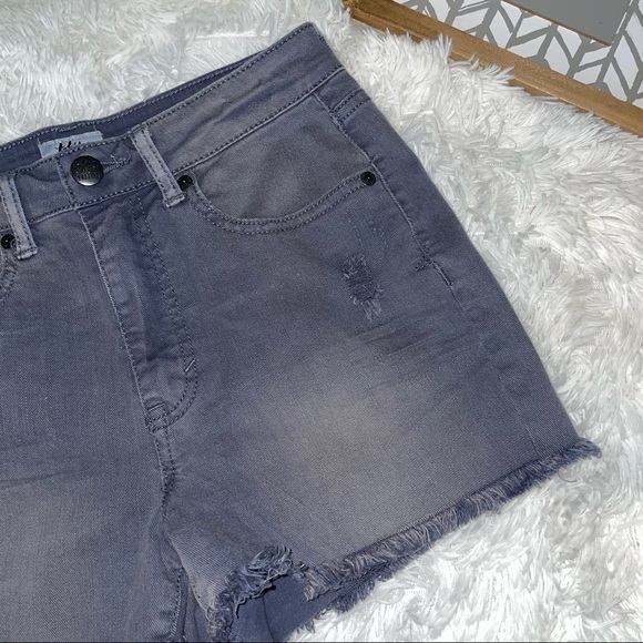 Tokyo Darling jean shorts Women’s super high rise size 4 cut off distress‎ raw - Picture 4 of 9